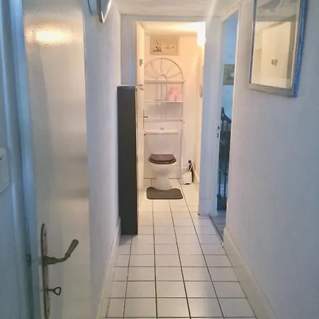 Et Sanitaires Prives Avec Abri Pour Velos *