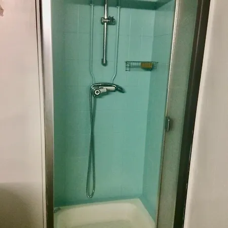 Et Sanitaires Prives Avec Abri Pour Velos * 埃皮纳勒